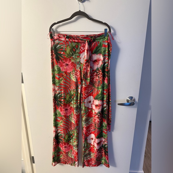 Miss Avenue - Baby Blue - Tropica Top & Pant Set - Floral - M - Picture 3 of 4